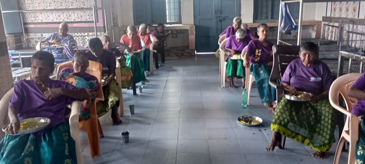 250 destitute poor old age people